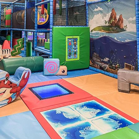 Vakantiepark De Zeeuwse Parel Scherpenisse Exteriör bild