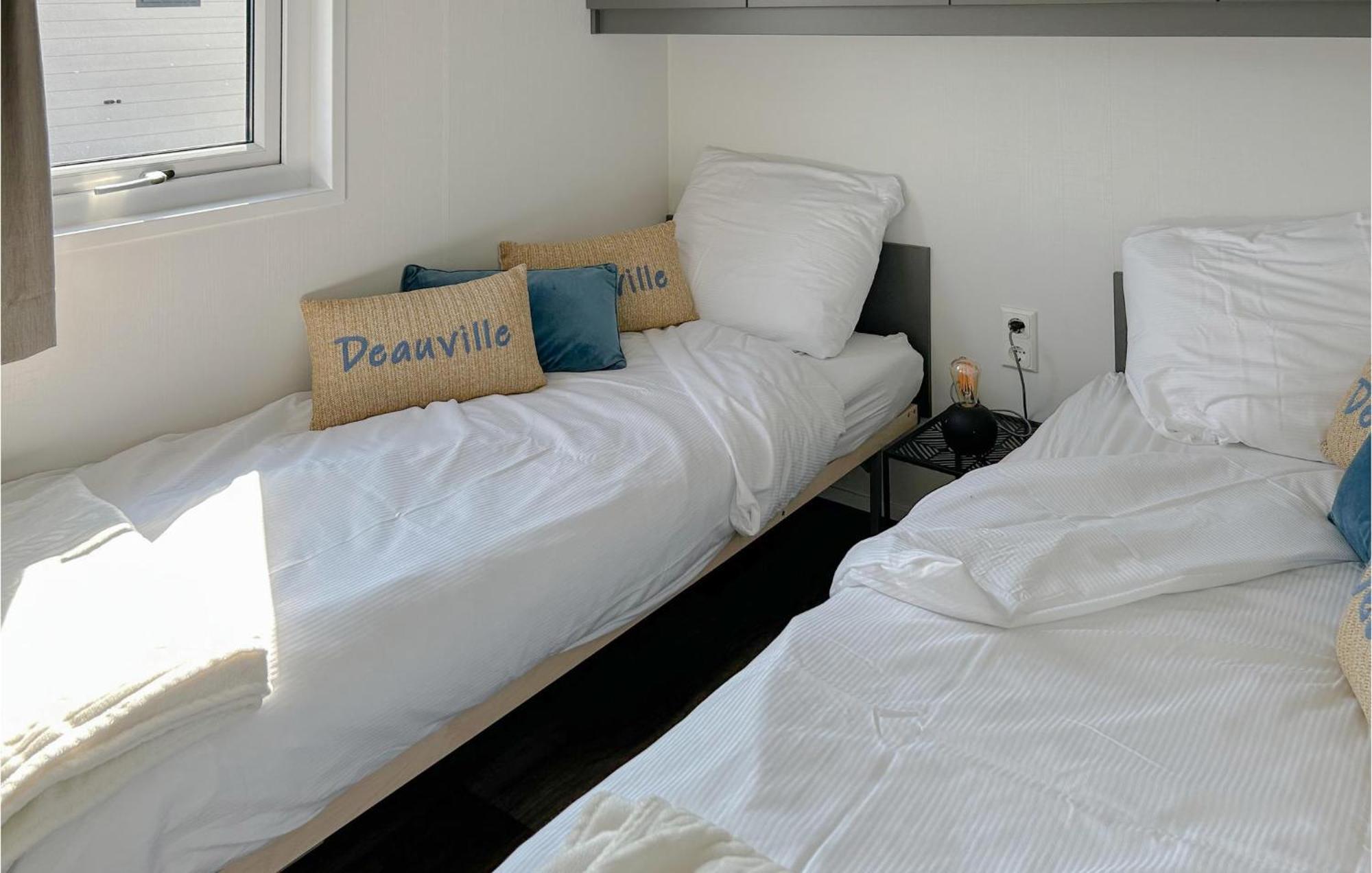 Vakantiepark De Zeeuwse Parel Scherpenisse Exteriör bild